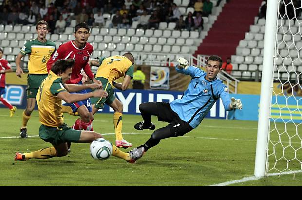 Colprensa - El técnico de Australia, el holandés Jan Versleijen, consideró que "dejamos escapar este partido y no fuimos tan fuerte en el dominio ... en este nivel si dejamos pasar oportunidades, si desperdiciamos oportunidades no vamos a ganar".