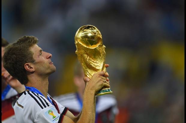 FOTO AFP - Alemania, campeona del Mundial de Brasil 2014 al ganar en la prórroga de la final a Argentina (1-0) en el estadio de Maracaná de Río de Janeiro, sumó su cuarto título de esta competición, de la que no era el vencedor desde hace 24 años, desde Italia 90' ante el mismo rival con idéntico marcador.