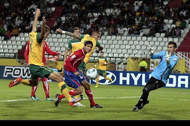 Colprensa - Con el revés, Australia quedó al borde del abismo con un punto, luego de haber empatado 1-1 con Ecuador el domingo pasado.