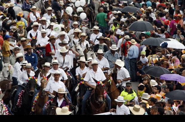 Jaime Pérez - Miles de personas se congregaron este sábado en el Desfile a Caballo.
