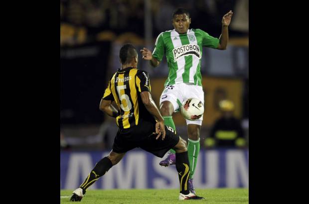 Reuters - Nacional tuvo una actuaci&#243;n de alto nivel buscando circular la pelota con toques hasta generar un dilema que Pe&#241;arol no pudo resolver.