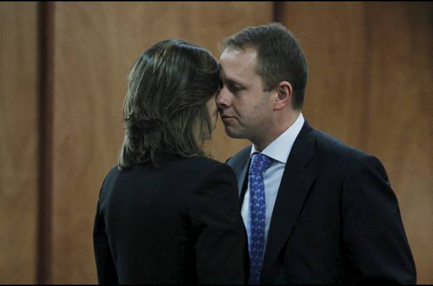 Colprensa - "Métame en Gorgona pero con mis hijos y mi esposa, pero no me deje más separado de ellos, por favor. Es lo único que le pido al sistema judicial", añadió el ex funcionario.