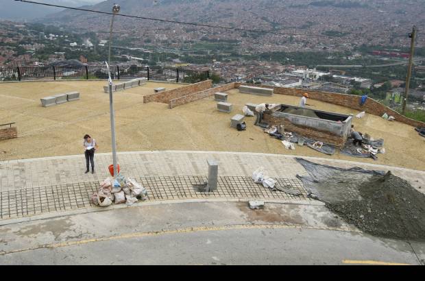 Juan Antonio S&#225;nchez - Uno de los atractivos de las obras es el sendero peatonal, de 1.680 metros lineales, que bordea todo el cerro y cuenta con la arquitectura de Marisol Uribe. Adem&#225;s del mirador en 360 grados de la ciudad.