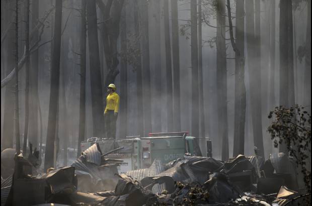 AP - As&#237; qued&#243; el Parque Nacional de Yosemite, California despu&#233;s del incendio forestal que lo azot&#243;. AP