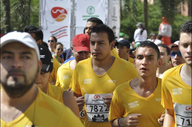 Esteban Jaramillo y Sebastián Salazar - Más de 10 mil competidores se dieron cita en esta histórica cita deportiva que se corría en las modalidades de 5, 10, 21 y 42 kilómetros