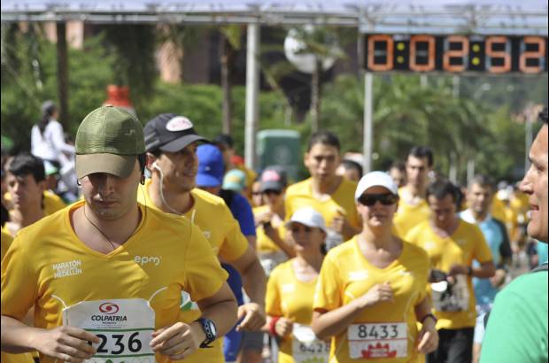 Esteban Jaramillo y Sebastián Salazar - Más de 10 mil competidores se dieron cita en esta histórica cita deportiva que se corría en las modalidades de 5, 10, 21 y 42 kilómetros