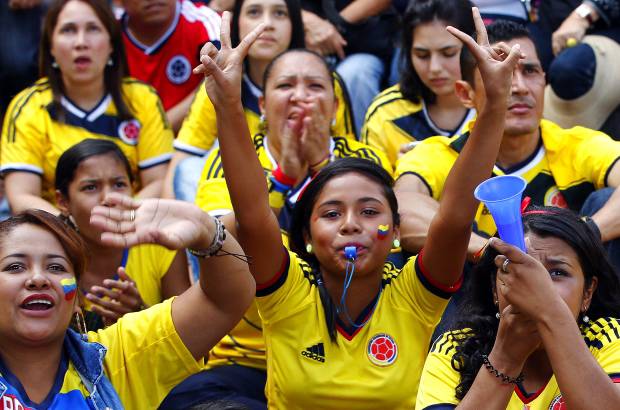 FOTO JAIME P&#201;REZ - A miles de kil&#243;metros del Maracan&#225; los aficionados de Colombia festejaron el hist&#243;rico triunfo ante Uruguay y la clasificaci&#243;n de la Selecci&#243;n, por primera vez, a unos cuartos de final en la Copa del Mundo.