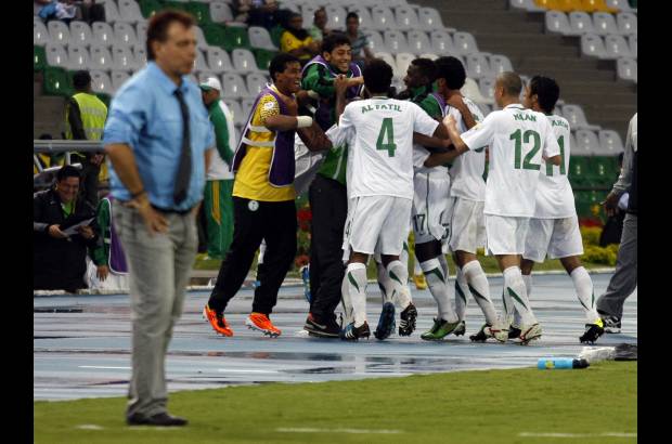 Colprensa - Los goles de Yahya Dagriri, Yasir Alfahmi, Mohammed Alfatil, Fhad Almuwallad, Ibrahim Alibrahim y Salem Aldawsari les dieron a los hijos del desierto el boleto para octavos de final y la garantía de jugar sin presión ni necesidad ante Nigeria, el favorito, el próximo sábado en el estadio Hernán Ramírez Villegas de Pereira.