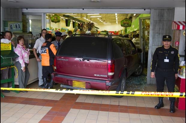 Esteban Vanegas - El m&#225;s reciente de los accidentes ins&#243;litos en Medell&#237;n ocurri&#243; en un supermercado este lunes 2 de diciembre en el Consumo de la transversal Inferior con Los Balsos.
