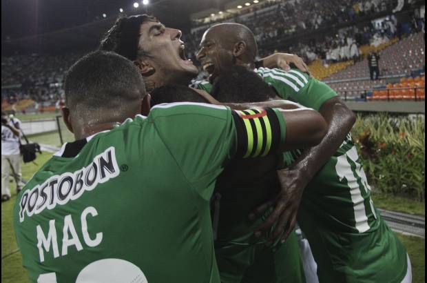 Hernán Vanegas - Celebración verdolaga en el estadio Atanasio Girardot.