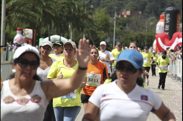 Esteban Jaramillo y Sebastián Salazar - Más de 10 mil competidores se dieron cita en esta histórica cita deportiva que se corría en las modalidades de 5, 10, 21 y 42 kilómetros.