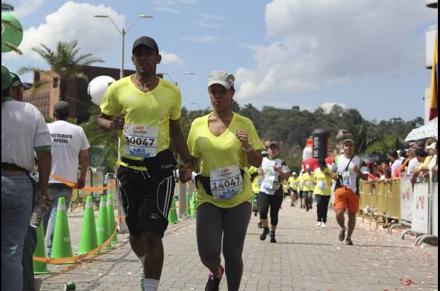 Esteban Jaramillo y Sebastián Salazar - Más de 10 mil competidores se dieron cita en esta histórica cita deportiva que se corría en las modalidades de 5, 10, 21 y 42 kilómetros.