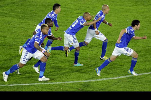 Colprensa - Millonarios alcanz&#243; la estrella 14 al superar en la gran final de la Liga Postob&#243;n II-2012 al Independiente Medell&#237;n. Dram&#225;tica definici&#243;n desde los penaltis despu&#233;s de empatar 0-0 en la ida y 1-1 este domingo.