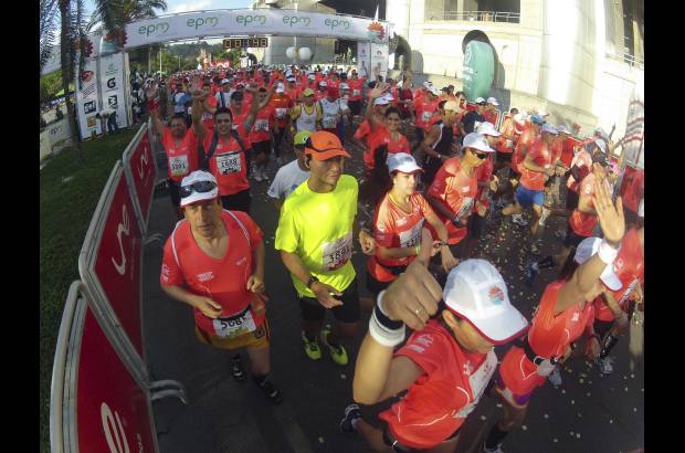 Esteban Jaramillo y Sebastián Salazar - Más de 10 mil competidores se dieron cita en esta histórica cita deportiva que se corría en las modalidades de 5, 10, 21 y 42 kilómetros.