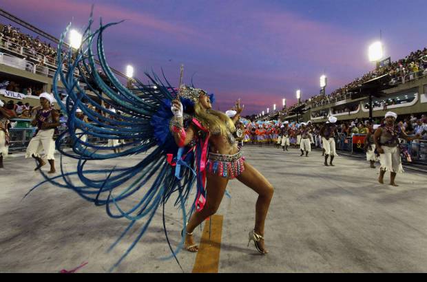 Reuters - Espectaculares las garotas de la escuela de samba Vila Isabel.