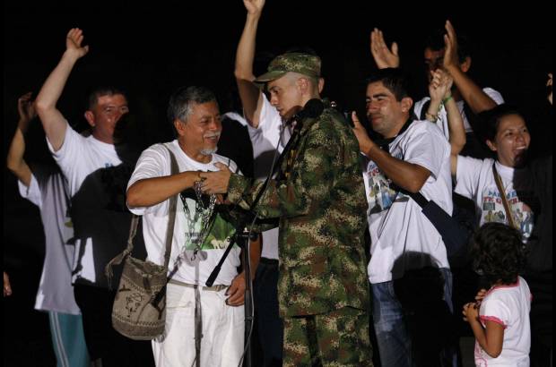 Mario Franco, Colprensa - Tras retirar las cadenas, la familia Moncayo se retir&#243; a descansar.