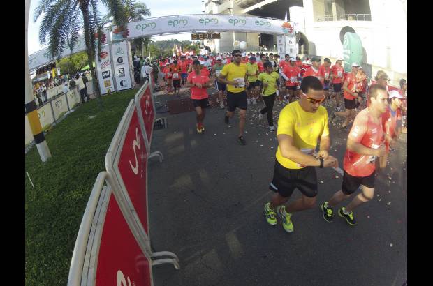 Esteban Jaramillo y Sebastián Salazar - Más de 10 mil competidores se dieron cita en esta histórica cita deportiva que se corría en las modalidades de 5, 10, 21 y 42 kilómetros.