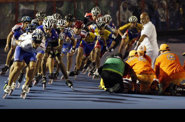 Jaime Pérez - El patinaje es uno de los deportes que más belleza entrega por la esteticidad de sus corredores y la complejidad de las formas. Guarne es la sede del torneo, que se hará hasta el próximo sábado. El drama del patinador holandés caído, mientras que los deportistas siguen en carrera y buscan el mejor lugar en busca de la medalla de oro.