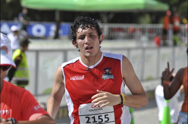 Esteban Jaramillo y Sebasti&#225;n Salazar - M&#225;s de 10 mil competidores se dieron cita en esta hist&#243;rica cita deportiva que se corr&#237;a en las modalidades de 5, 10, 21 y 42 kil&#243;metros.