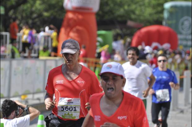Esteban Jaramillo y Sebasti&#225;n Salazar - M&#225;s de 10 mil competidores se dieron cita en esta hist&#243;rica cita deportiva que se corr&#237;a en las modalidades de 5, 10, 21 y 42 kil&#243;metros.