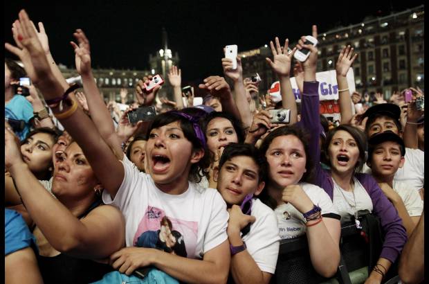 Reuters - El pasado 10 de mayo, el ex-Beatle Paul McCartney logr&#243; reunir a unas 150.000 personas en esa misma plaza, en la que han actuado artistas de gran fama como Shakira o Caf&#233; Tacvba.