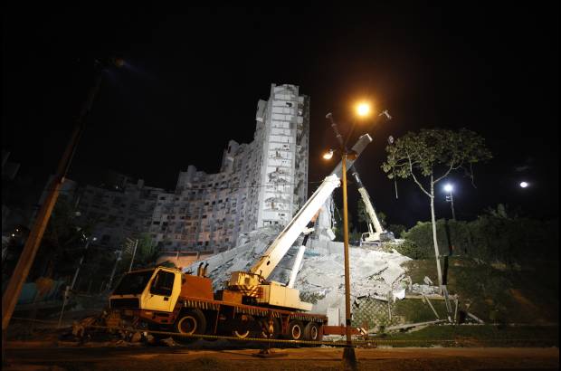 Juan Antonio S&#225;nchez - El director del Dagrd, Carlos Alberto Gil, dijo que la torre 5 del conjunto residencial Space no se ha movido en las &#250;ltimas horas, pero confirma su desmonte.