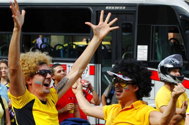 FOTO JAIME P&#201;REZ - A miles de kil&#243;metros del Maracan&#225; los aficionados de Colombia festejaron el hist&#243;rico triunfo ante Uruguay y la clasificaci&#243;n de la Selecci&#243;n, por primera vez, a unos cuartos de final en la Copa del Mundo.