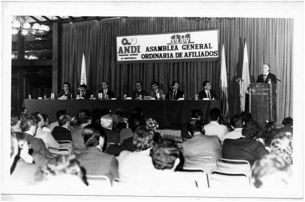 FOTO ARCHIVO - CORTESIA ANDI - Las reuniones anuales de los afiliados de la ANDI eran un encuentro obligado para medios de comunicaci&#243;n, como esta en el Hotel Intercontinental, la n&#250;mero 44 (1988), en Medell&#237;n.