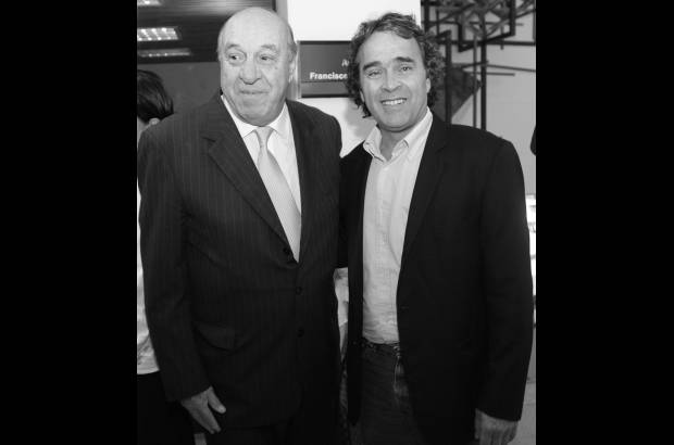 Archivo - Jorge Hern&#225;ndez en la sede de El Colombiano junto a Sergio Fajardo, gobernador de Antioquia.