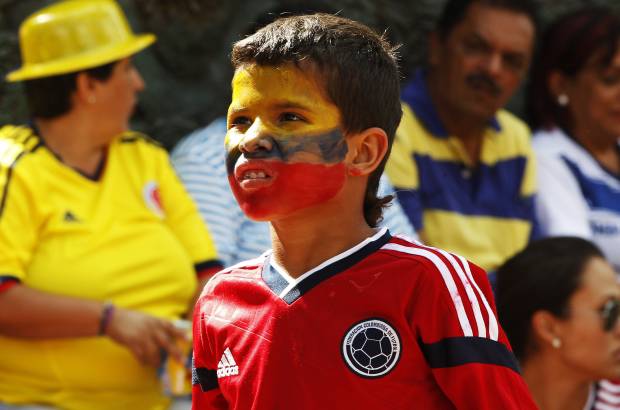 FOTO JAIME P&#201;REZ - A miles de kil&#243;metros del Maracan&#225; los aficionados de Colombia festejaron el hist&#243;rico triunfo ante Uruguay y la clasificaci&#243;n de la Selecci&#243;n, por primera vez, a unos cuartos de final en la Copa del Mundo.