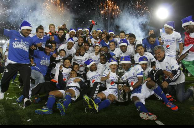Colprensa - Millonarios alcanz&#243; la estrella 14 al superar en la gran final de la Liga Postob&#243;n II-2012 al Independiente Medell&#237;n. Dram&#225;tica definici&#243;n desde los penaltis despu&#233;s de empatar 0-0 en la ida y 1-1 este domingo.