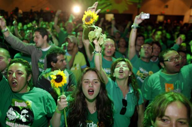 Reuters - Pese a que la votación de Mockus estuvo por debajo de las expectativas, logró superar en la contienda electoral a reconocidas figuras como Germán Vargas Lleras, de Cambio Radical; a Gustavo Petro del Polo Democrático; a Noemí Sanín, del Partido Conservador y al liberal Rafael Pardo.