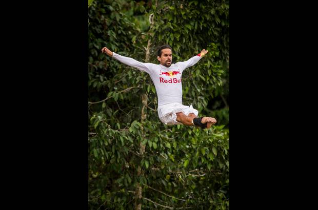 FOTO CORTESIA - COLPRENSA - Adem&#225;s de ejecutar sus mejores saltos, Orlando intercambi&#243; costumbres, comparti&#243; experiencias, disfrut&#243; del paisaje y vivi&#243; las maravillas de este hermoso lugar, l&#237;nea imaginaria que divide a estos tres pa&#237;ses latinoamericanos.