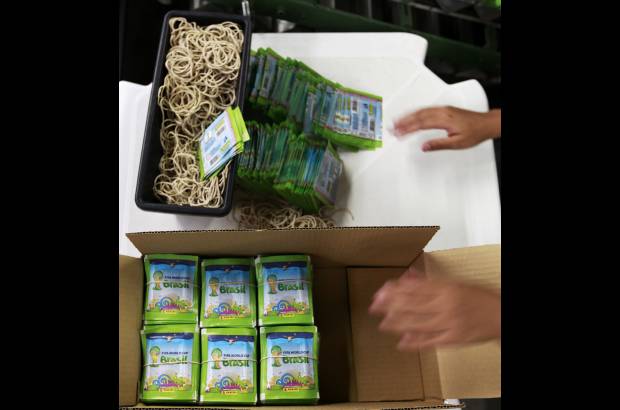 Reuters - En Tambore, un barrio industrial de Sao Paulo, está la fábrica de Panini en Brasil. Allí se produce el álbum del Mundial de Fútbol para dicho país.