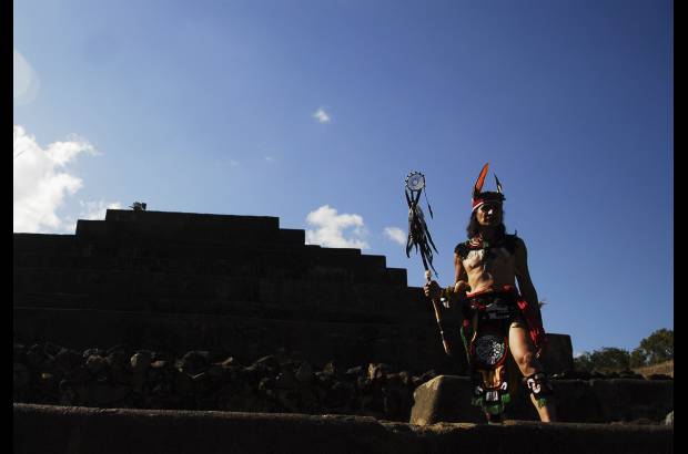 REUTERS - Miles de ind&#237;genas descendientes de esta cultura, que habit&#243; hace m&#225;s de 2.000 a&#241;os la mayor&#237;a de lo que hoy es Guatemala, y partes de M&#233;xico, El Salvador y Honduras, participaron en las ceremonias m&#237;sticas en las que despidieron el 13 B&#39;aktun.