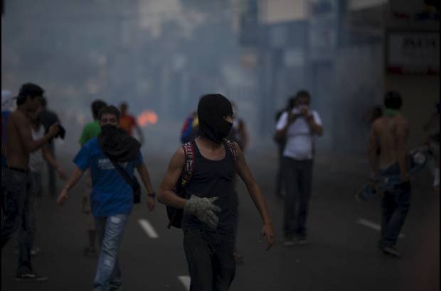 Federico Ríos Escobar - Tal llamado a manifestación fue casi respondida de inmediato por jefe de campaña de Maduro, Jorge Rodríguez, que en otra rueda de prensa dijo que esa postura era una provocación