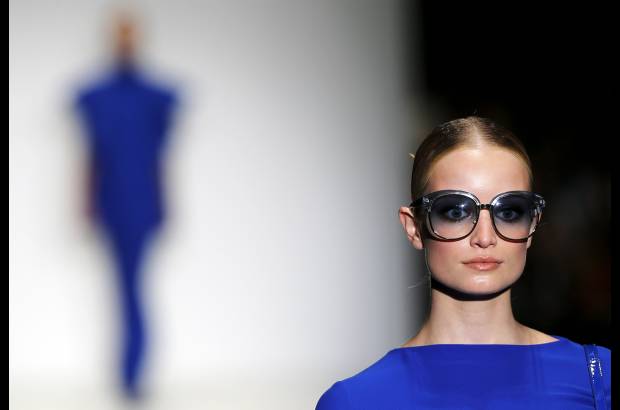 Foto Reuters - La compa&#241;&#237;a de art&#237;culos de lujo Gucci present&#243; su nueva colecci&#243;n, en la Semana de la Moda de Mil&#225;n, Italia. Una propuesta con colores fuertes, vibrantes y energ&#233;ticos.