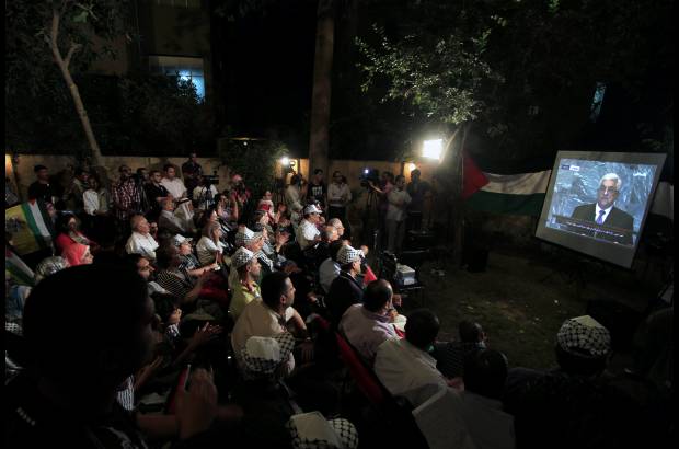 AP - Las palabras del presidente, levantaron ovaciones cuando dijo que &quot;tras 63 a&#241;os de una Nakba (cat&#225;strofe) continua, basta ya&quot; o afirm&#243; que &quot;Palestina est&#225; renaciendo en la libertad y la independencia&quot;.