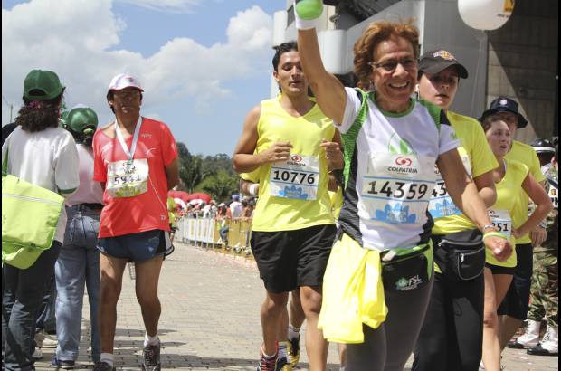 Esteban Jaramillo y Sebastián Salazar - Más de 10 mil competidores se dieron cita en esta histórica cita deportiva que se corría en las modalidades de 5, 10, 21 y 42 kilómetros.