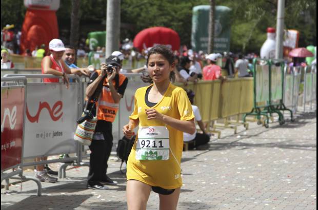 Esteban Jaramillo y Sebastián Salazar - Más de 10 mil competidores se dieron cita en esta histórica cita deportiva que se corría en las modalidades de 5, 10, 21 y 42 kilómetros.