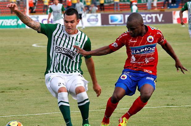 HENRY AGUDELO - JULIO C&#201;SAR HERRERA - El juego fue luchado de principio a fin.