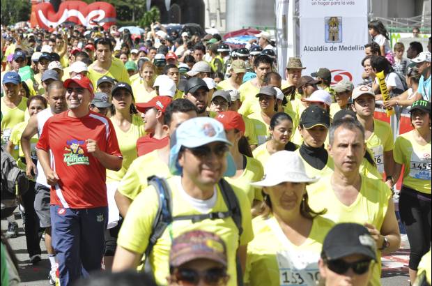 Esteban Jaramillo y Sebastián Salazar - Más de 10 mil competidores se dieron cita en esta histórica cita deportiva que se corría en las modalidades de 5, 10, 21 y 42 kilómetros