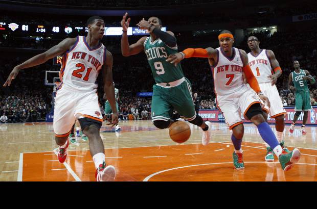 Reuters - El base novato Iman Shumpert, que salió como reserva, iba a ser el factor sorpresa al anotar 11 puntos, capturar cuatro rebotes y dar una asistencia.