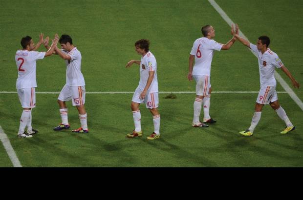 Colprensa - Este 0-2 final, adem&#225;s de dar el pase a Espa&#241;a, casi asegura la primera posici&#243;n del grupo a los de Julen Lopetegui y obliga a Ecuador a ganar en la &#250;ltima jornada a Costa Rica para poder entrar en la segunda fase.