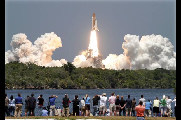 AP - Los astronautas harán trabajos de abastecimiento y construcción que incluyen tres jornadas de labores extravehiculares o caminatas espaciales.