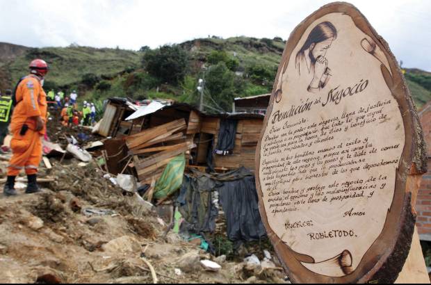 Julio César Herrera - El olvido es el peor de los males cuando mujeres, hombres y niños se van para siempre de forma tan repentina. Las historias de todos los que se fueron deben permanecer para obligar a que algo cambie y se puedan prevenir estas tragedias.