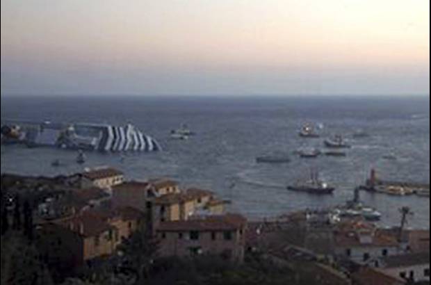 Reuters - Encall&#243; en un banco de arena cerca de la Isla de Giglio.