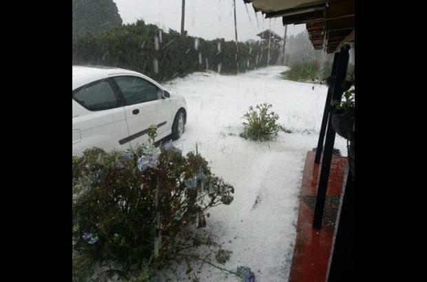 Foto: Weimar Rold&#225;n - Carlos Alberto Gil, director del Dagrd, indic&#243; que no se presentaron lesionados en esta granizada que se origin&#243; a las 3:00 de la tarde en el Oriente y que alcanz&#243; a llegar hasta algunos barrios en Medell&#237;n.