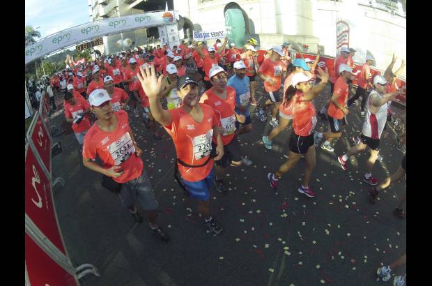 Esteban Jaramillo y Sebastián Salazar - Más de 10 mil competidores se dieron cita en esta histórica cita deportiva que se corría en las modalidades de 5, 10, 21 y 42 kilómetros.