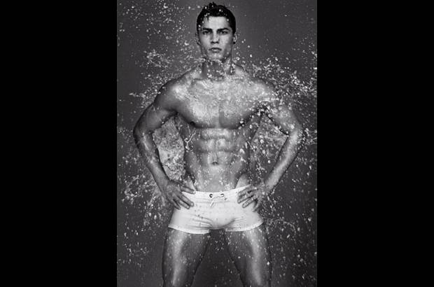 Cortes&#237;a Armani - La campa&#241;a de Cristiano Ronaldo en Armani, en las colecciones Underwear y Jeans, ser&#225; reemplazada a partir de febrero, cuando llegue Nadal.